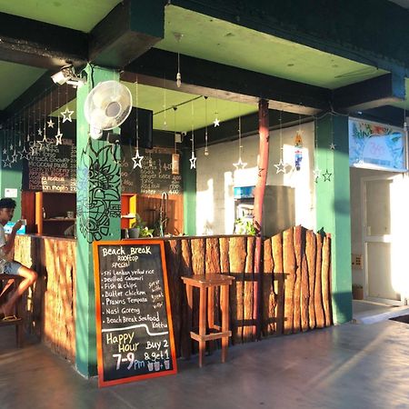 Beach Break Surf Hostel Weligama Luaran gambar