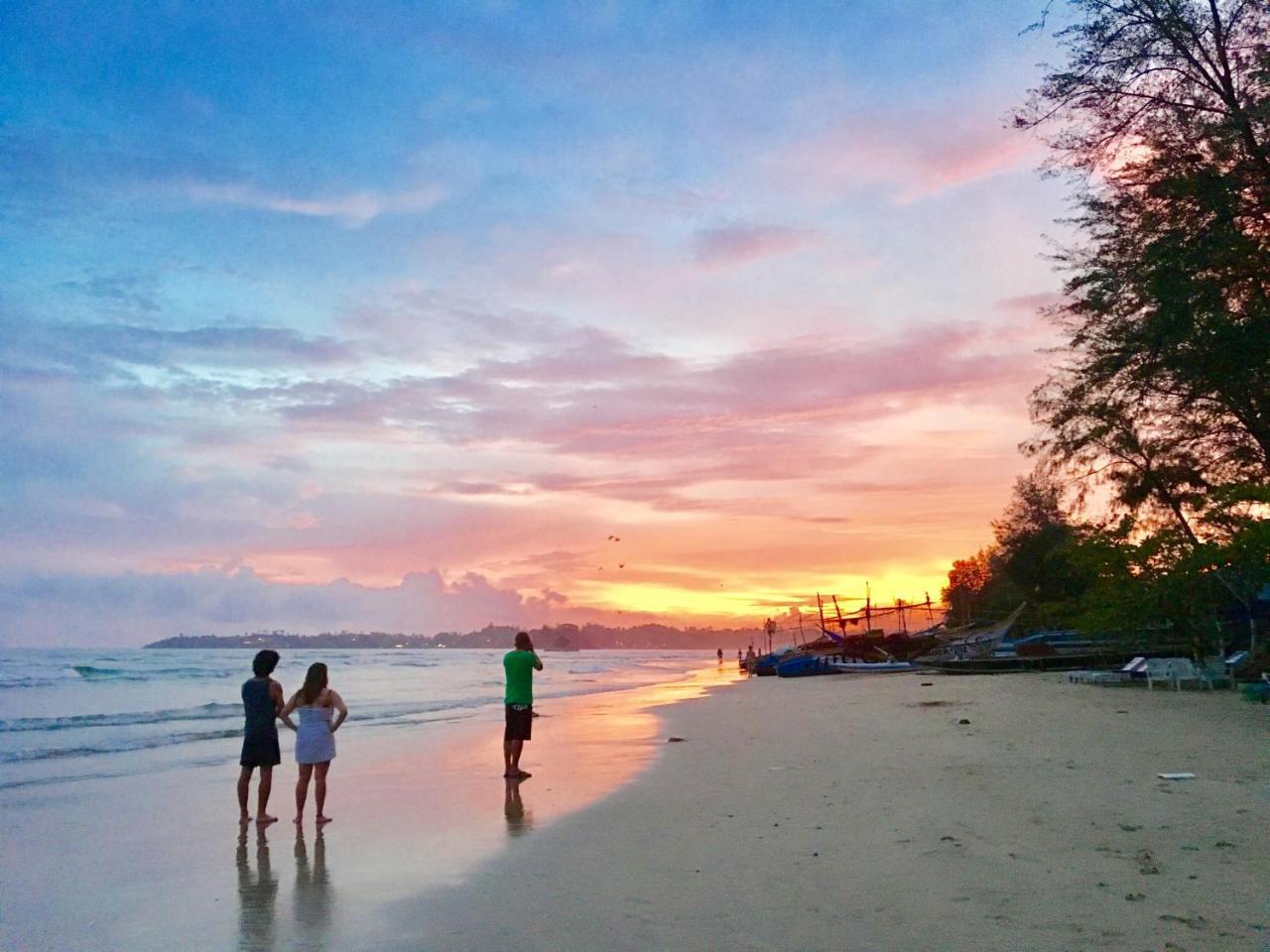 Beach Break Surf Hostel Weligama Luaran gambar