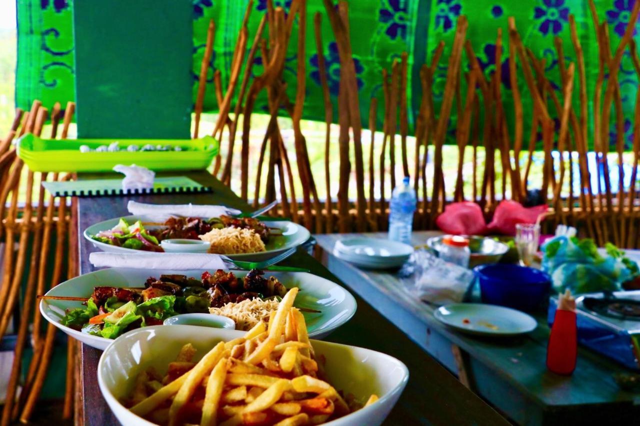 Beach Break Surf Hostel Weligama Luaran gambar
